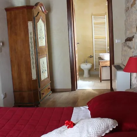 Lo Gnomo Bed & Breakfast *