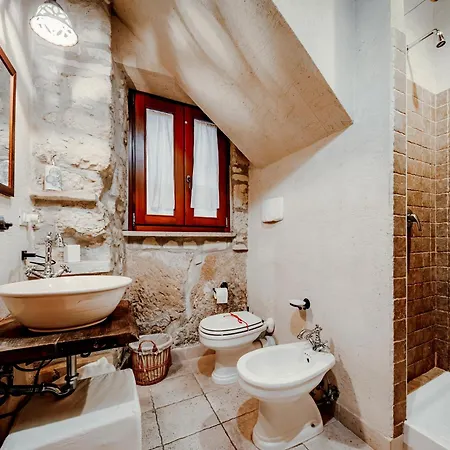 Lo Gnomo Bed and Breakfast