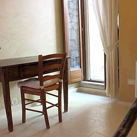 Lo Gnomo Bed & Breakfast 3*